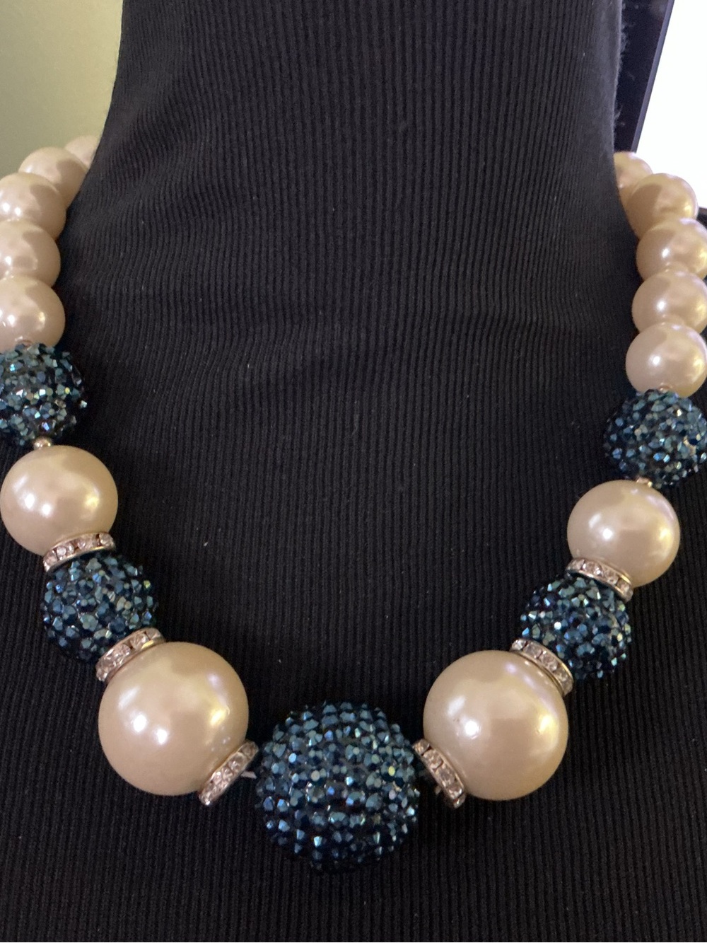 Vintage VCLM LEE MODE INTERNATIONAL Pearl/Blue Crystal Pavé Statement Necklac